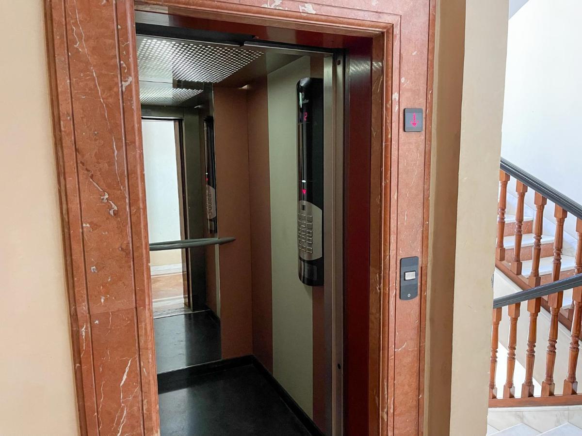 Appartement Chic Gueliz Plaza Avec Vue Marrakesh Exterior foto
